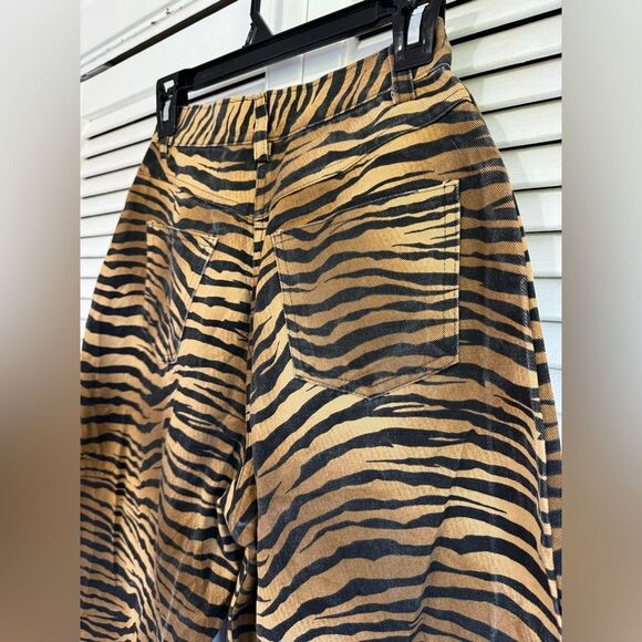 Animal tiger print wide leg high wasted jeans Women’s medium - Picture 1 of 9